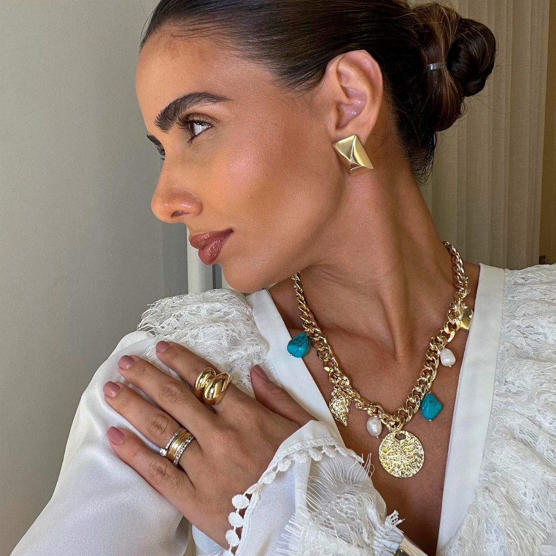 Colar Natalia Boho Elos Medalha Concha Pérola de Água Doce Howlita Turquesa Folheado a Ouro 18k