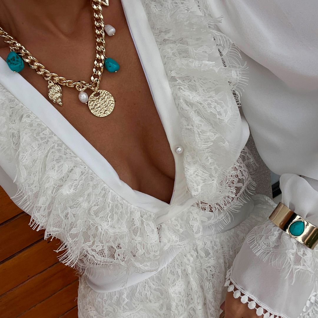 Colar Natalia Boho Elos Medalha Concha Pérola de Água Doce Howlita Turquesa Folheado a Ouro 18k