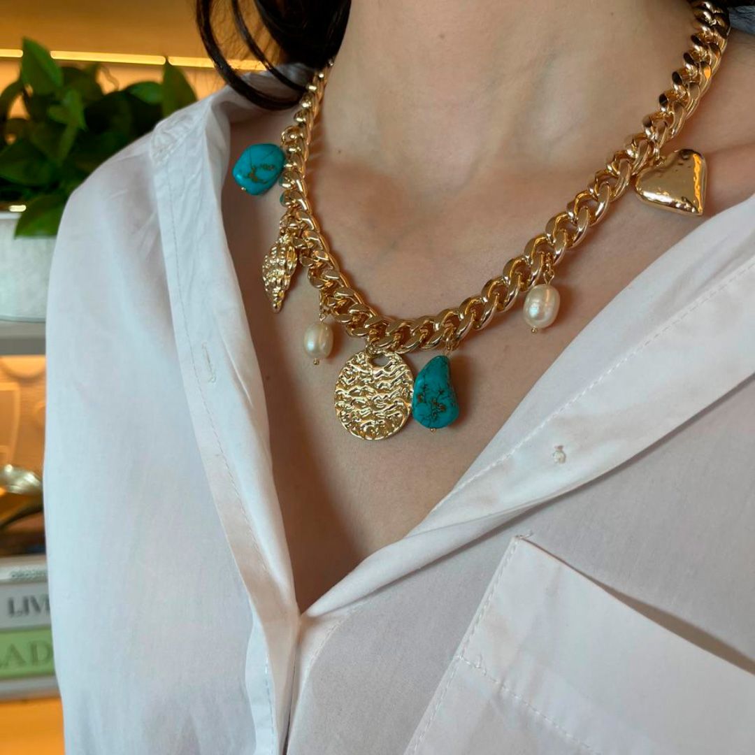 Colar Natalia Boho Elos Medalha Concha Pérola de Água Doce Howlita Turquesa Folheado a Ouro 18k