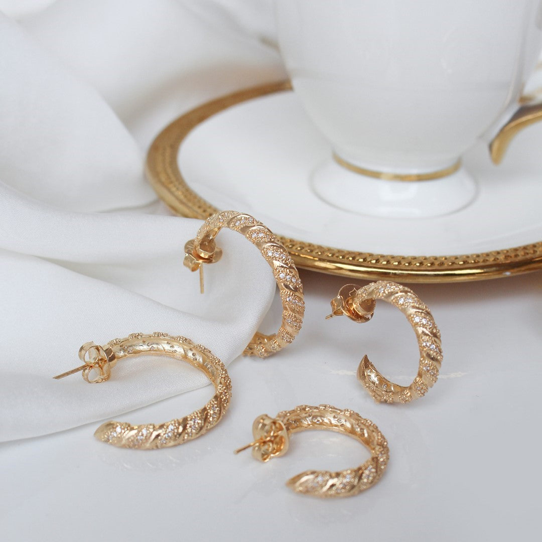 Brinco de Argola Mia M Zircônias Folheado a Ouro 18k