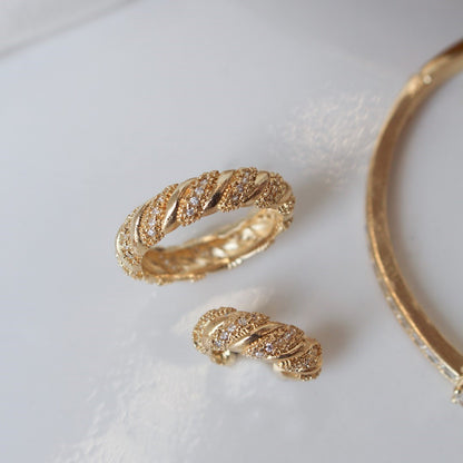 Anel Mia Zircônias Folheado a Ouro 18k
