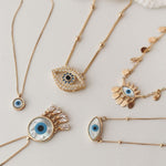Colar Cleo Mini Olho Grego Madrepérola Folheado a Ouro 18k