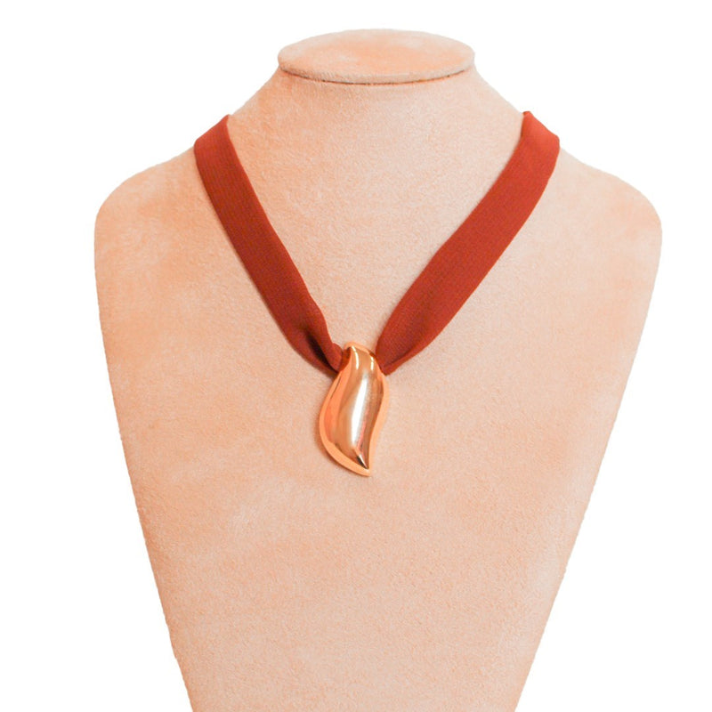 Colar Skye Marrom Pingente Orgânico Folheado a Ouro 18k