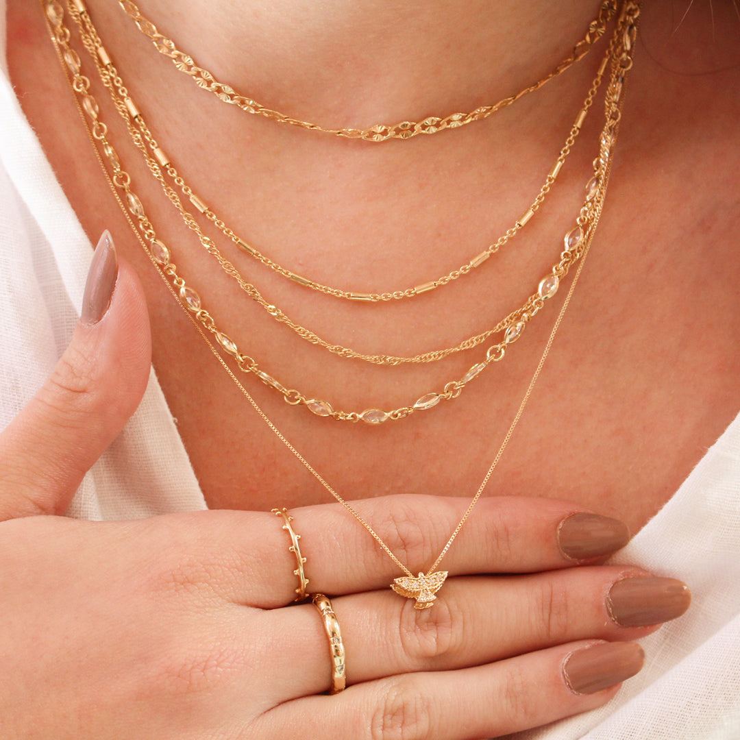 Colar Mini Espiríto Santo Zircônias Folheado a Ouro 18k
