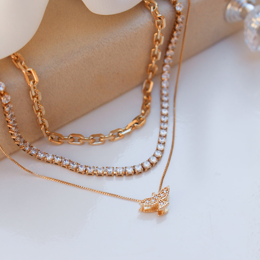 Colar Mini Espiríto Santo Zircônias Folheado a Ouro 18k