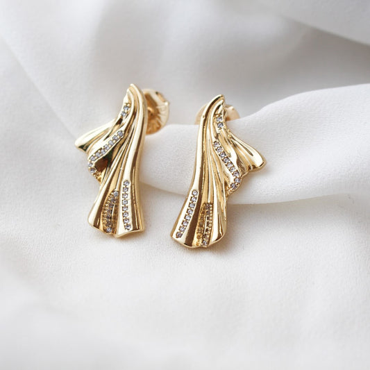 Brinco Marisa Orgânico Zircônias Folheado a Ouro 18k
