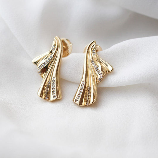 Brinco Marisa Orgânico Zircônias Folheado a Ouro 18k - Piuka