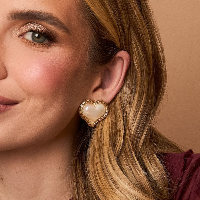 Brincos de Coração Madrepérola Olivia Folheado à Ouro 18k