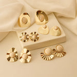 Brinco Orgânico Luisa Off White Folheado a Ouro 18k