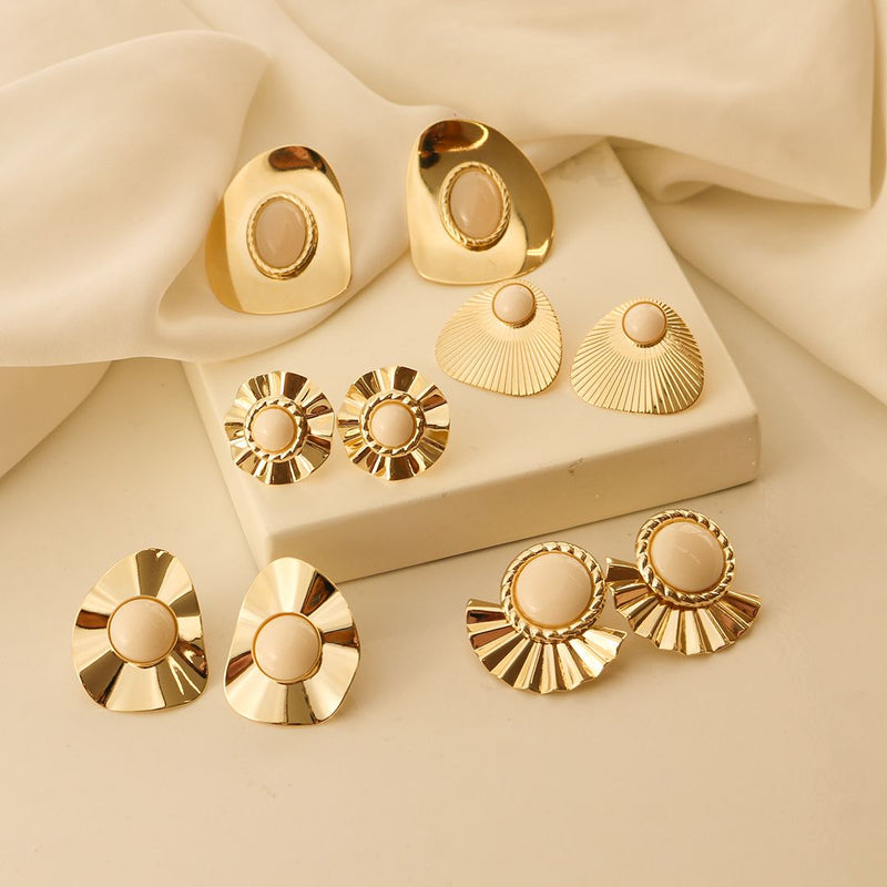 Brinco Orgânico Luisa Off White Folheado a Ouro 18k