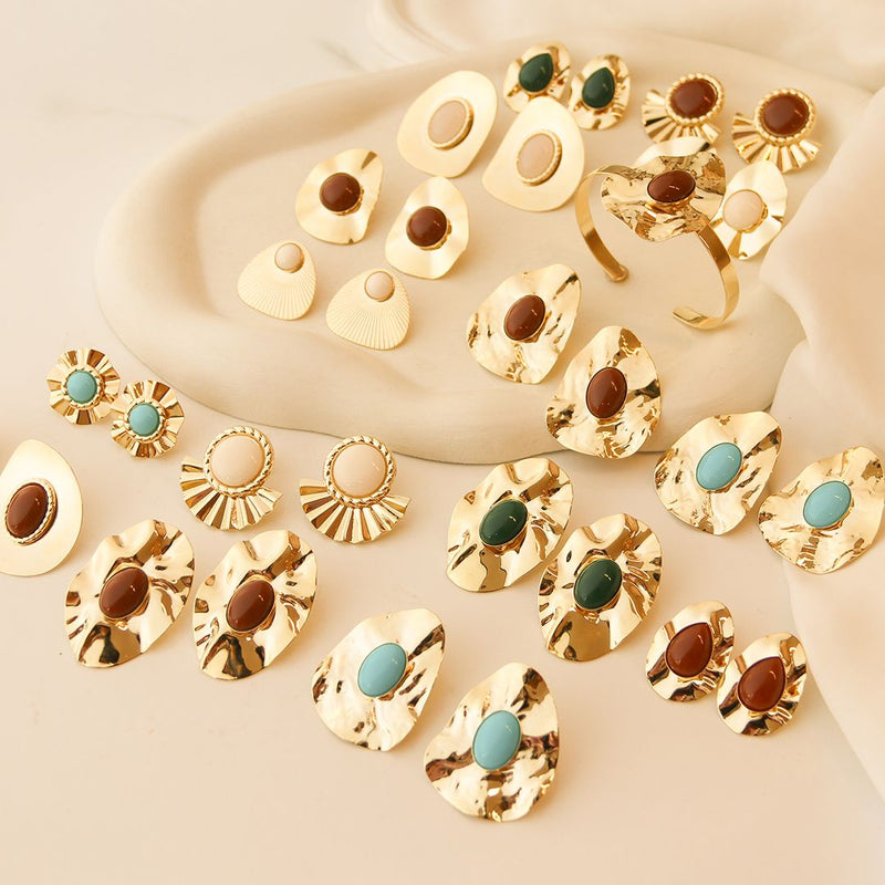 Brinco Marina Gota Resina Off White Folheado a Ouro 18k