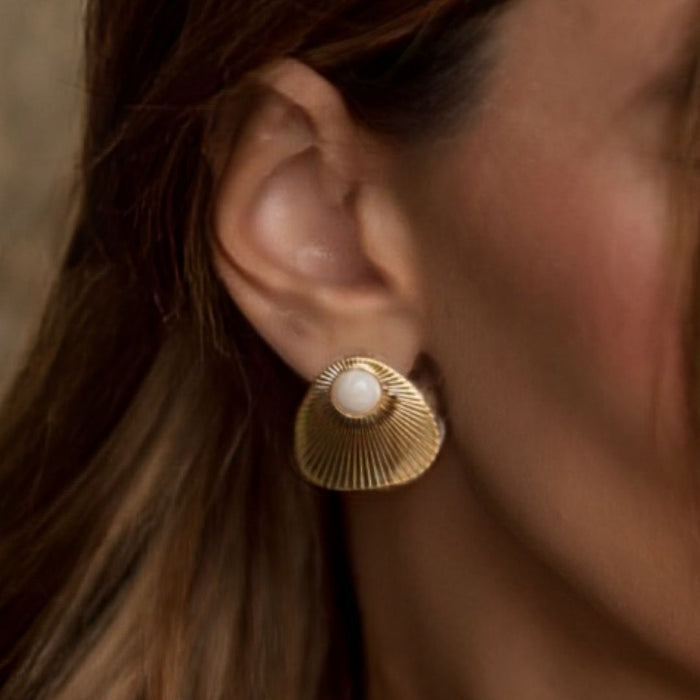 Brinco Losango Olga Off White Folheado a Ouro 18k