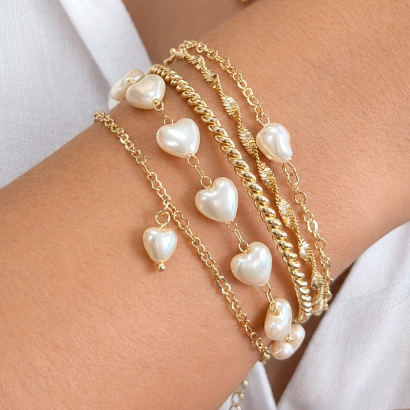 Pulseira Cintia de Pérolas Coração Folheada a Ouro 18k