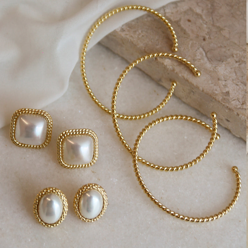 Brinco de Pérola Shell Dora Oval Folheado a Ouro 18k