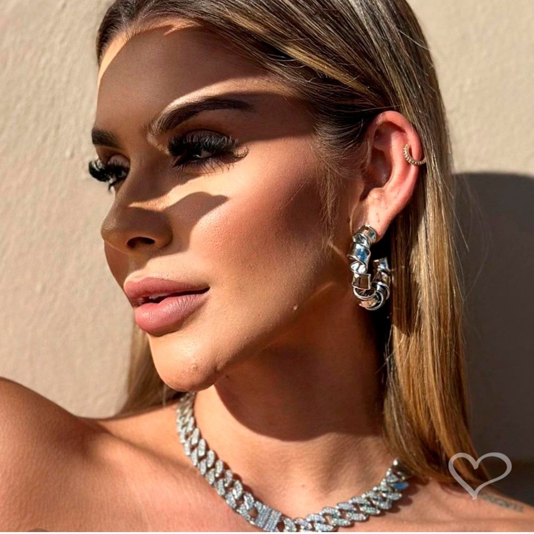 Gabi Alves E Colar Aline E Argola Carla