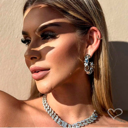 Gabi Alves E Colar Aline E Argola Carla