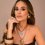 Thais Aguiar - Colar Camurça Luna e Colar Courinho Lola - Piuka