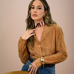 Thais Aguiar - Brinco Orgânico Nora e Lenço de Seda - Piuka