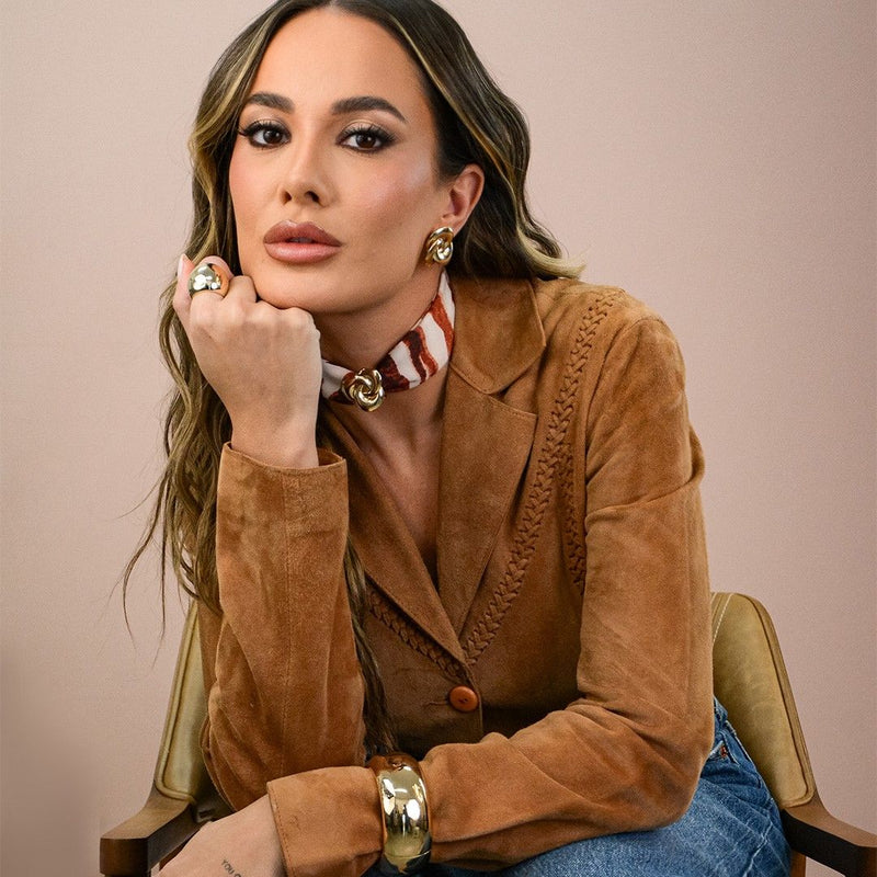 Thais Aguiar - Brinco Orgânico Nora e Lenço de Seda - Piuka
