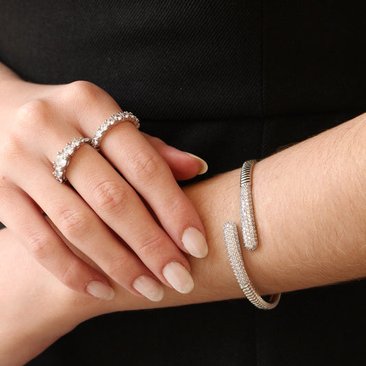 Anel Porta Aliança Glória Zircônias Folheado em Ródio Branco