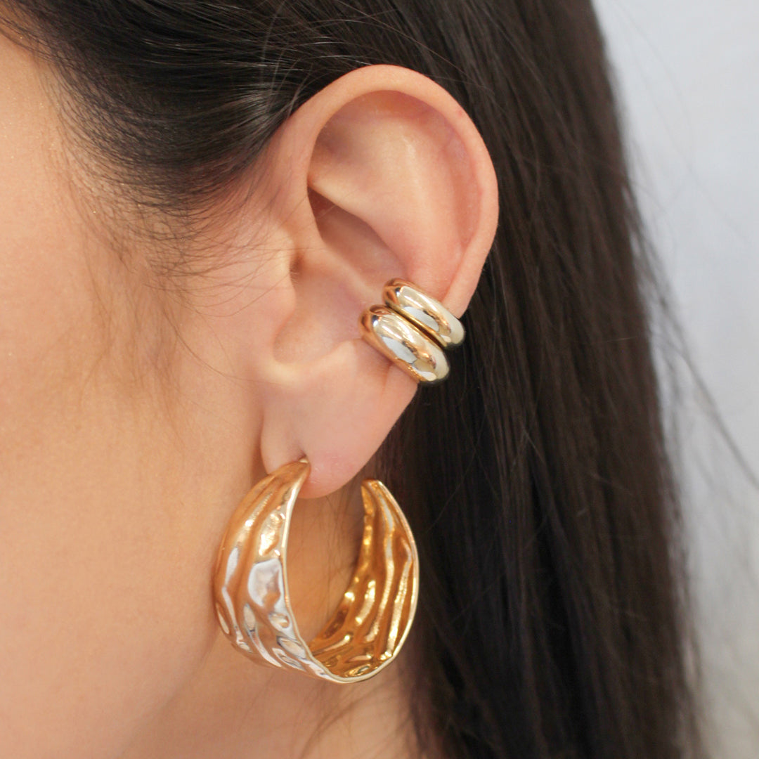 Brinco de Argola Texturizada Michelle Folheado a Ouro 18k