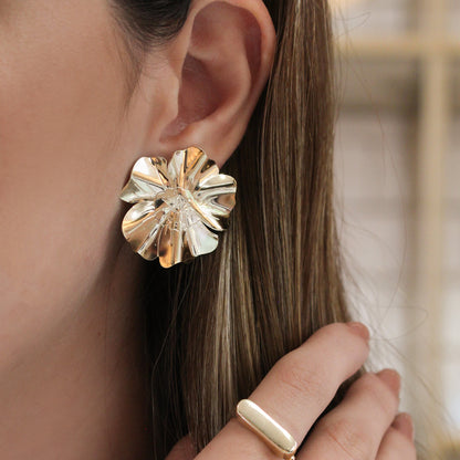 Brinco Flor Orgânico Cláudia Folheado a Ouro 18k