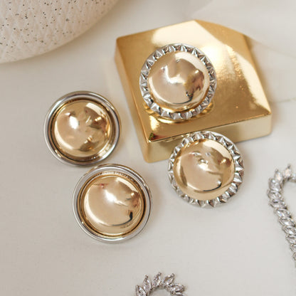 Brinco Botão Analu Folheado a Ouro Folheado em Ródio Branco