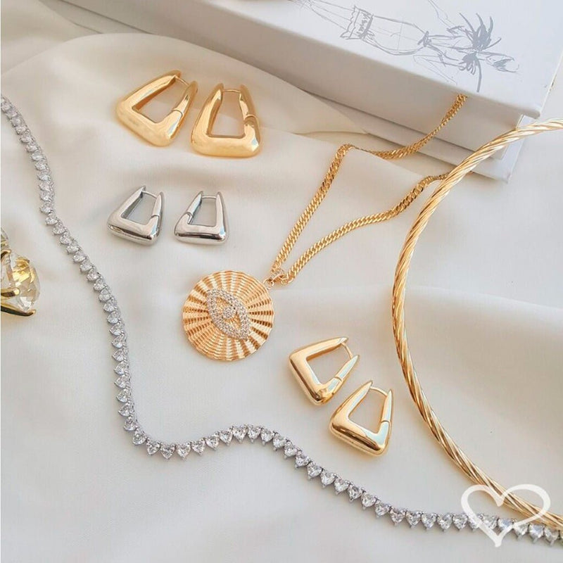 Brinco Argola Triangular Emily G Folheado a Ouro 18k - Piuka