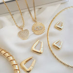 Brinco Argola Triangular Emily P Folheado a Ouro 18k - Piuka
