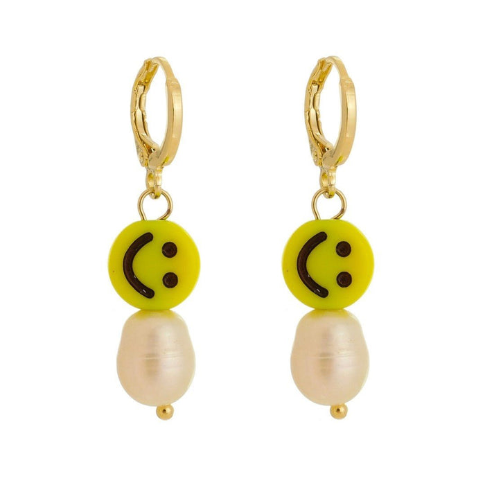 Brinco Argolinha Smile Pérola de Água Doce Folheado a Ouro 18k