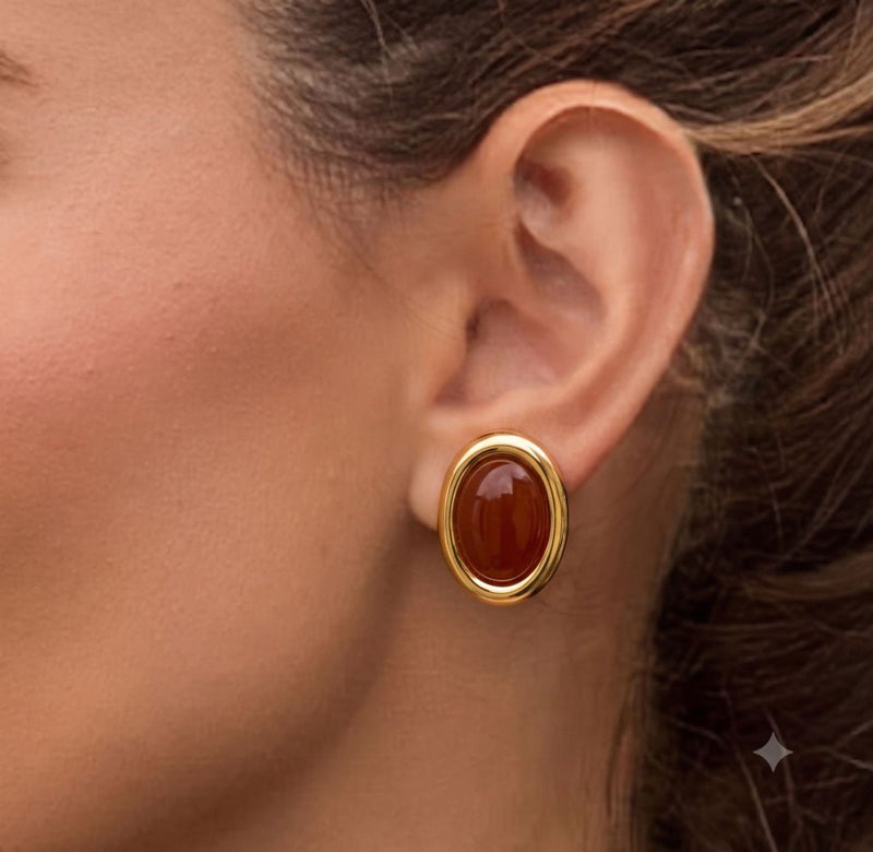 Brinco Botão Oval Lara Marrom Folheado a Ouro 18k - Piuka