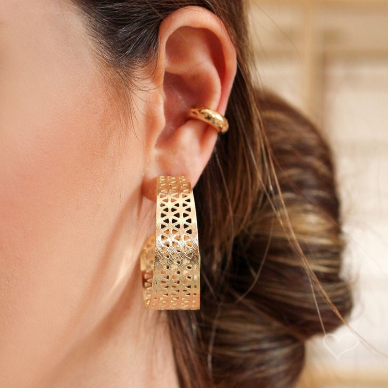 Brinco de Argola Erica Texturizado Folheado a Ouro 18k - Piuka