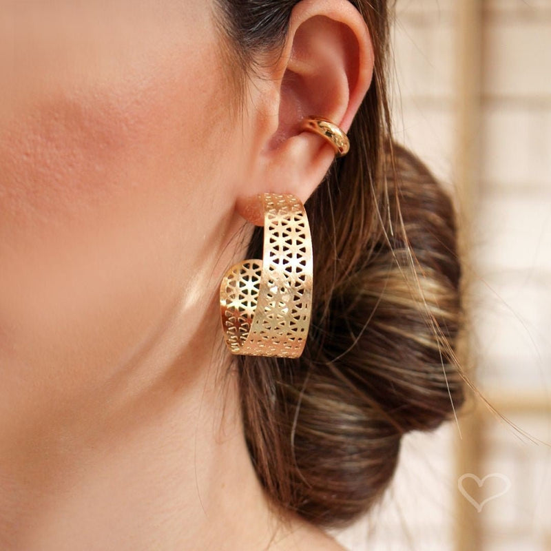 Brinco de Argola Erica Texturizado Folheado a Ouro 18k - Piuka