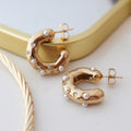 Brinco de Argola Yumi Pérolas e Zircônias Folheado a Ouro 18k - Piuka