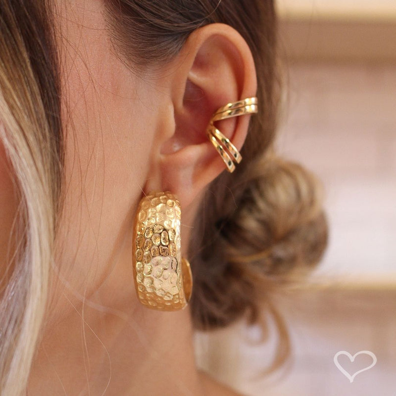 Brinco de Arogla Texturizada Frida Folheado a Ouro 18k - Piuka