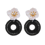 Brinco de Flor Azaléia Branco e Preto - Piuka