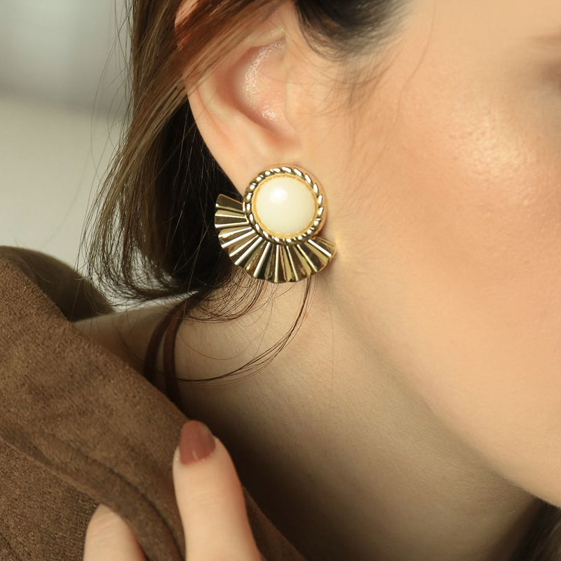 Brinco Leque Mia Off White Folheado a Ouro 18k - Piuka