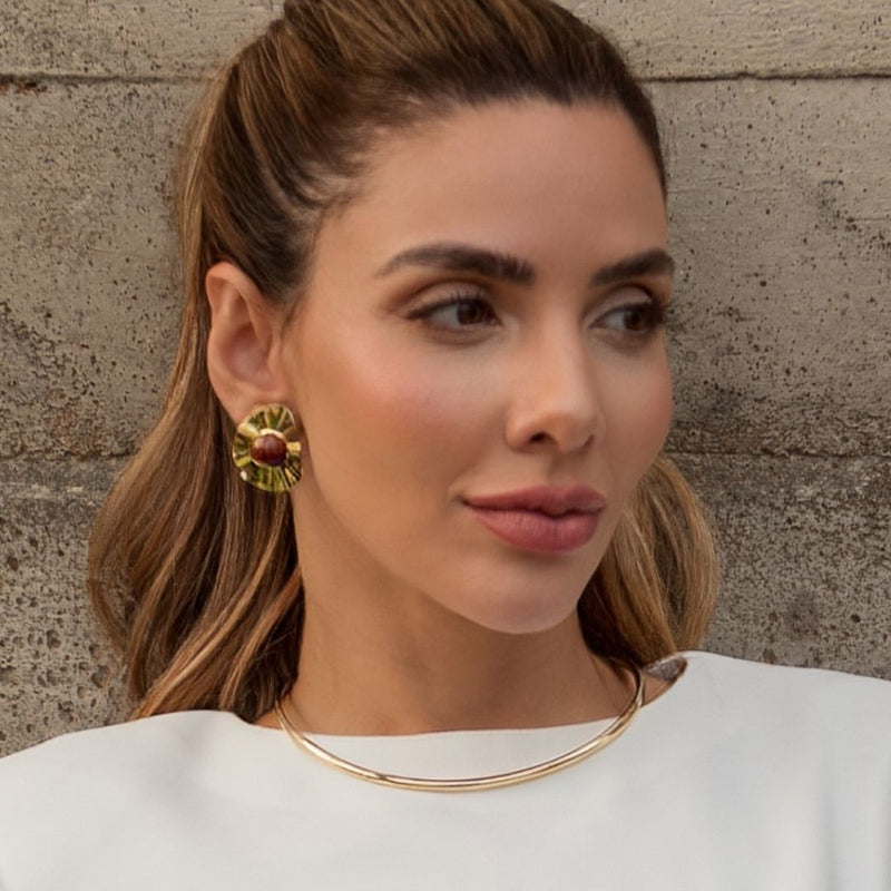 Brinco Marina Gota Resina Marrom Folheado a Ouro 18k - Piuka