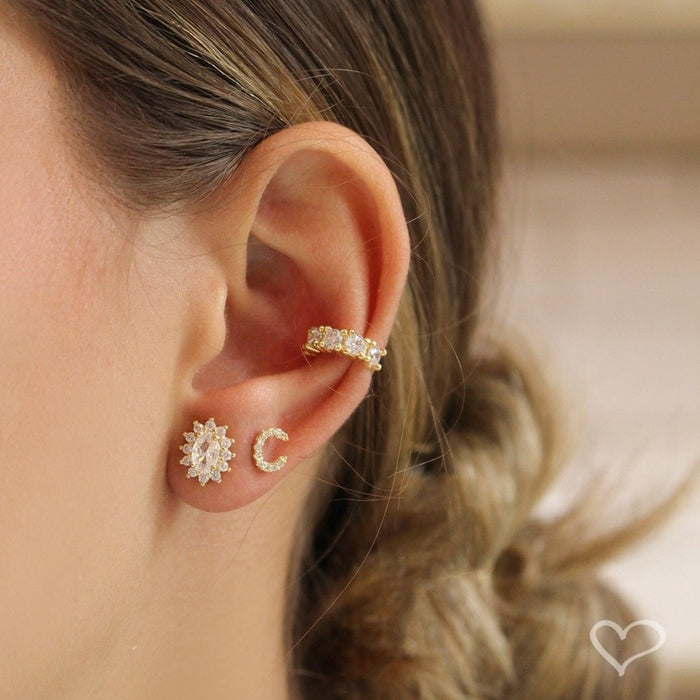 Brinco Mini Letra Inicial Zircônias Folheado a Ouro 18k