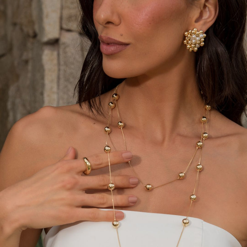Brinco Orgânico Esferas e Pérolas Ari Folheado a Ouro 18k - Piuka