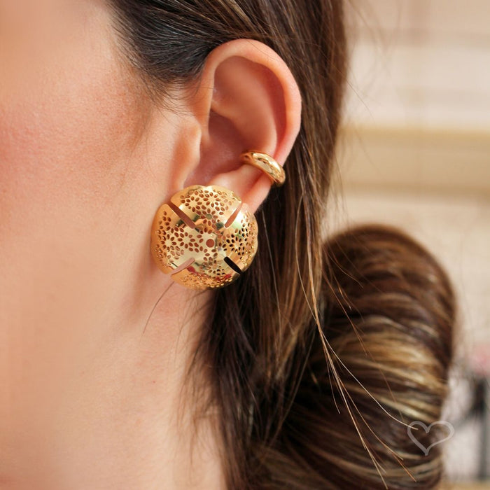 Brinco Piuka Angela Redondo Renda Mini Flor Folheado a Ouro 18k