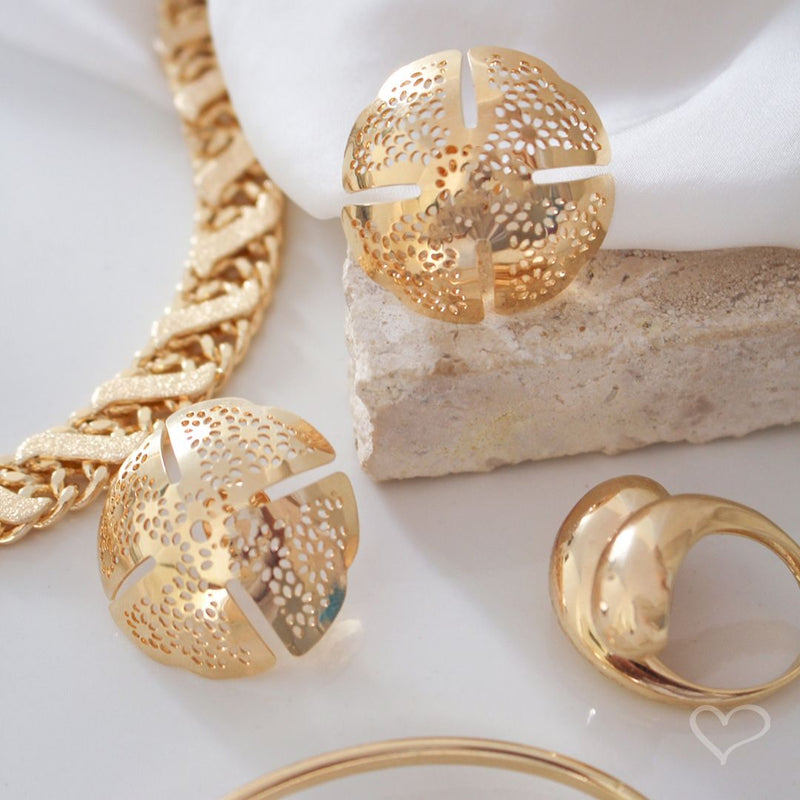 Brinco Piuka Angela Redondo Renda Mini Flor Folheado a Ouro 18k - Piuka
