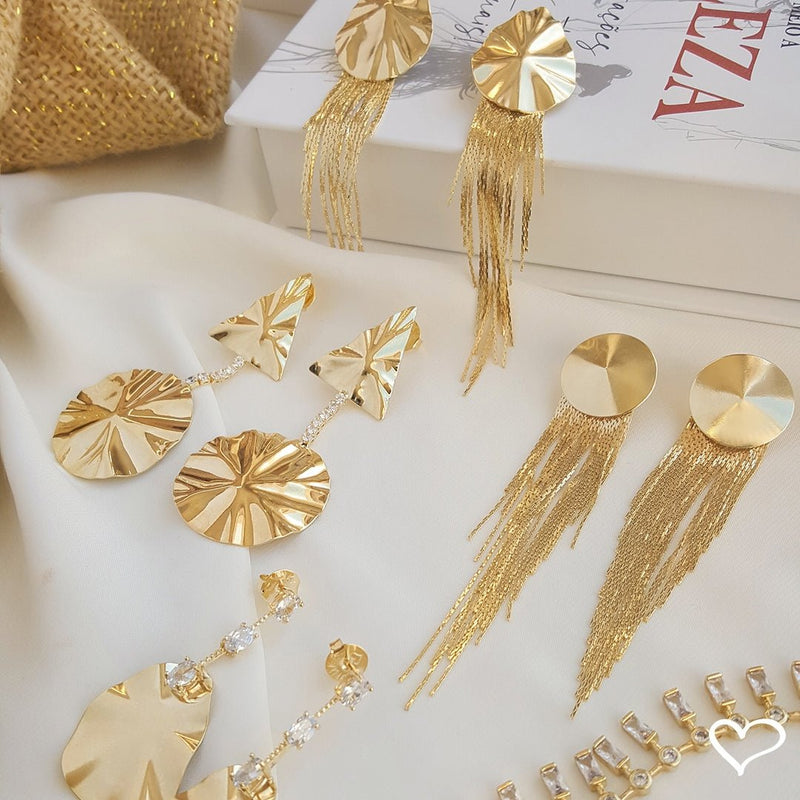Brinco Texturizado Alexia Geométrico Zircônias Folheado a Ouro 18k - Piuka