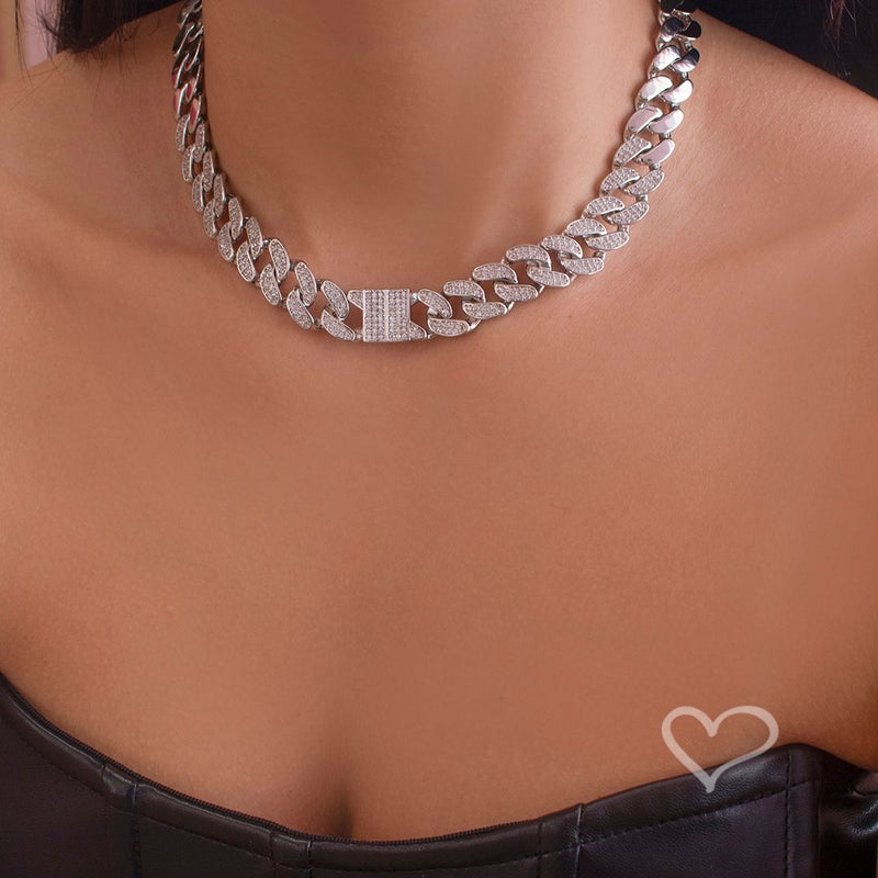 Colar Curto Aline Elos Cravejados Zircônias Folheado em Ródio Branco - Piuka