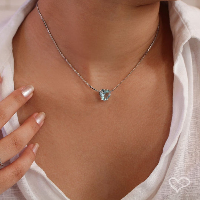 Colar de Coração Maria Antônia Zircônia Acqua Folheado em Ródio Branco