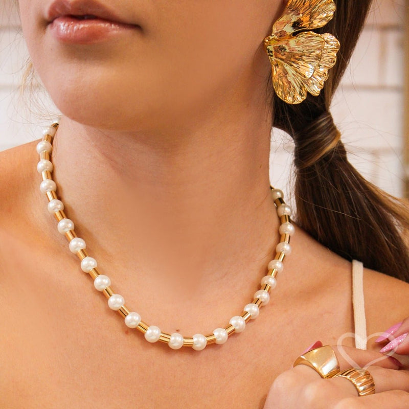 Colar de Pérolas Leonor Tubos Metal Folheado a Ouro 18k - Piuka