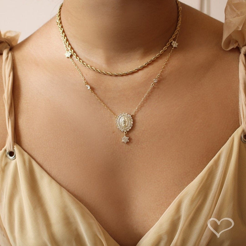 Colar Medalha Nossa Senhora das Graças Zircônias Folheado a Ouro 18k - Piuka
