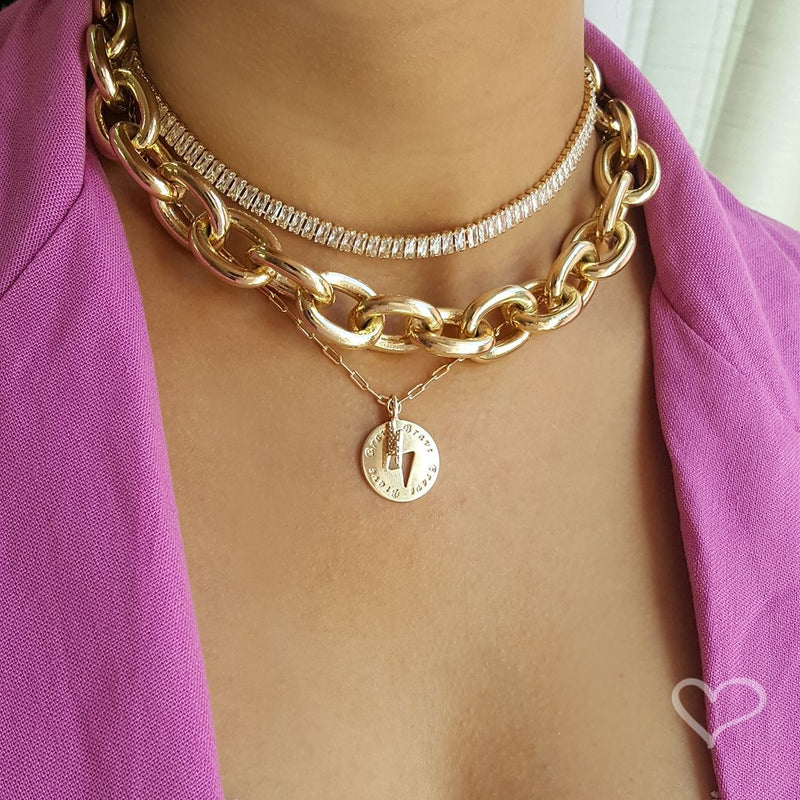 Colar Piuka Hera Medalha Brave Raio Zircônia Folheado a Ouro 18k - Piuka