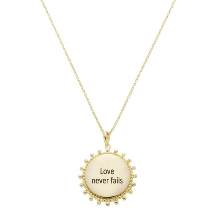 Colar Sandy Medalha Love Never Fails Folheado a Ouro 18k