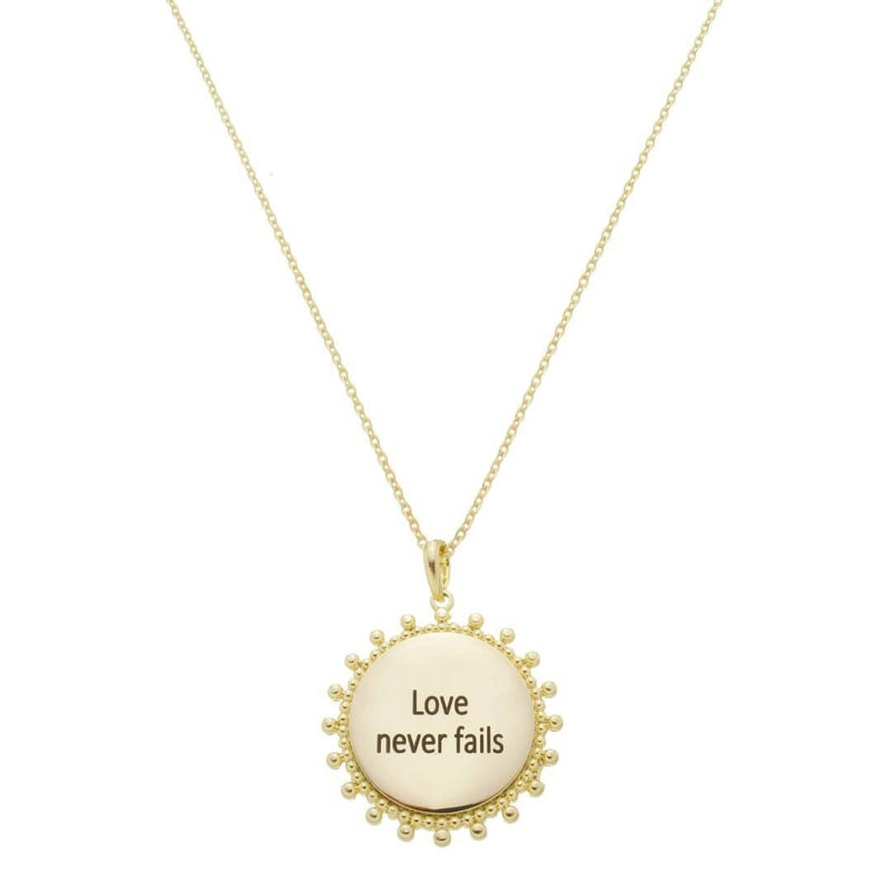 Colar Sandy Medalha Love Never Fails Folheado a Ouro 18k - Piuka